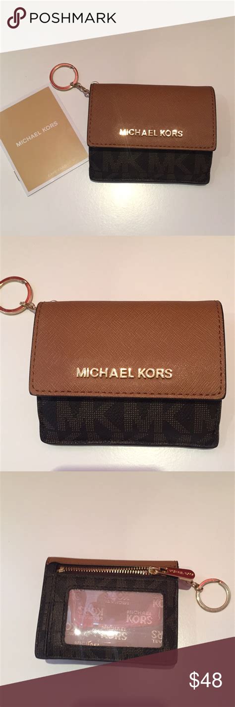 michael kors wallet with keychain.